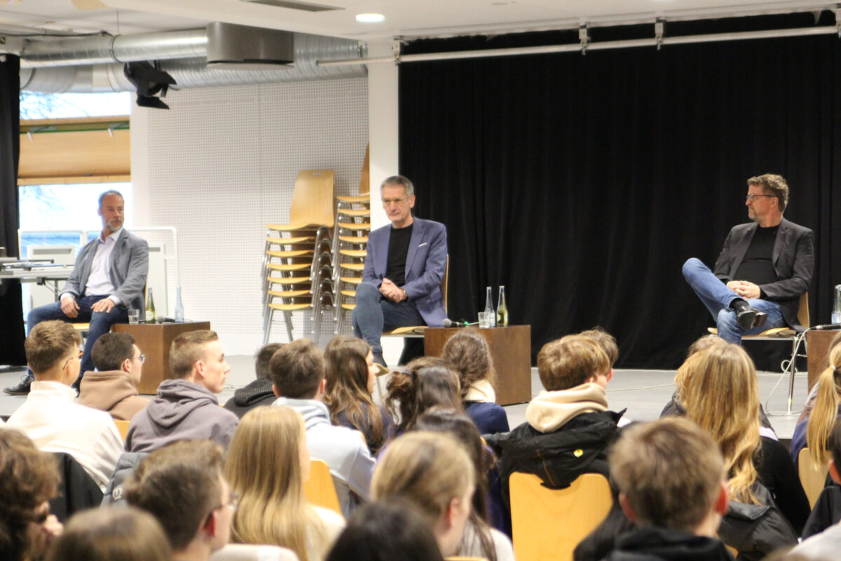 Hochkarätige Debatte am EvGBM