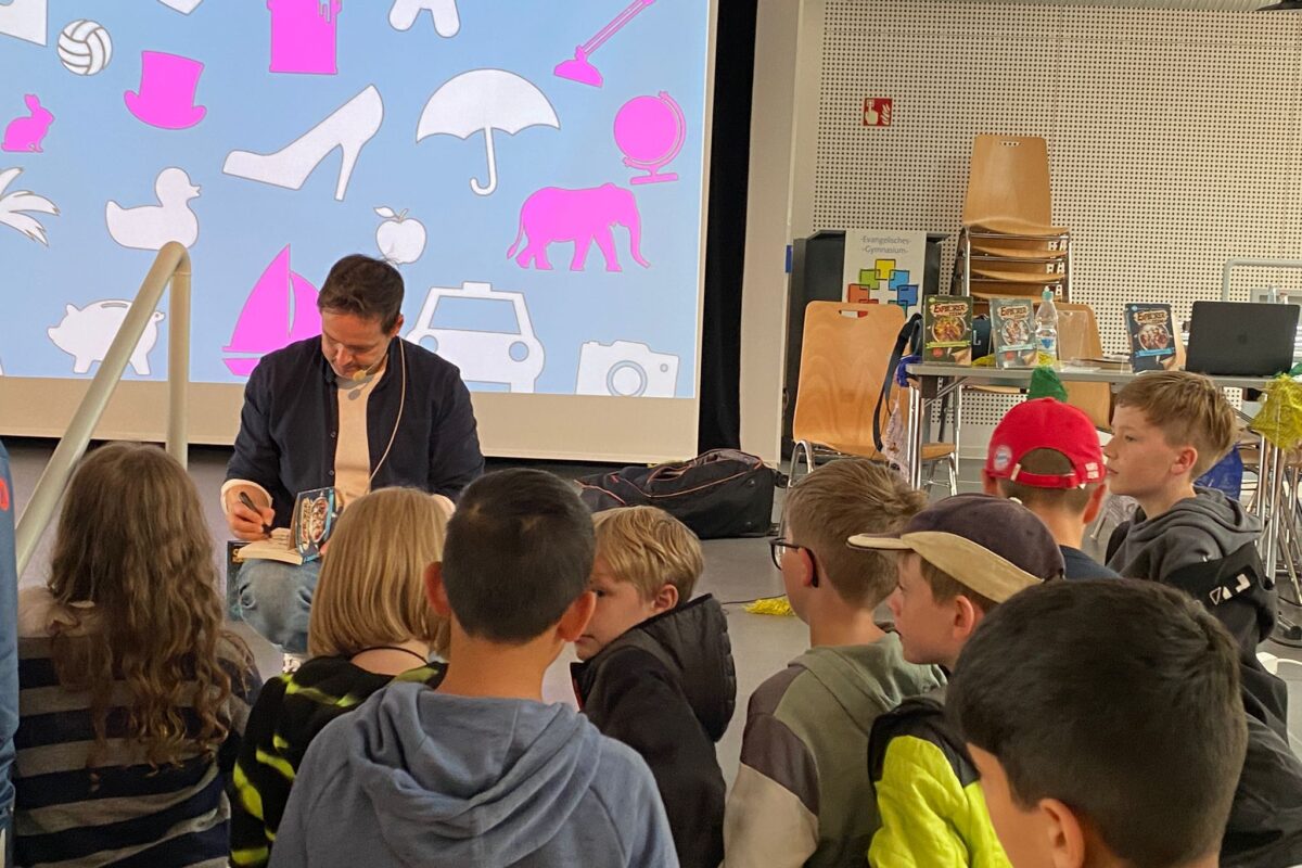 Deutschunterricht mal anders – interaktive Autorenlesung mit riesigem Rätselspaß für die Unterstufe