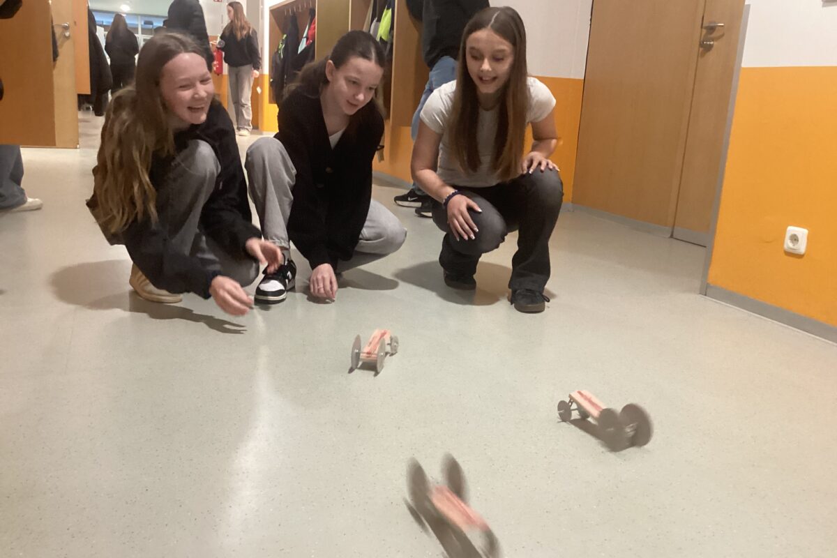 Siebte Klassen empfangen „MINT on Tour“-Projekt